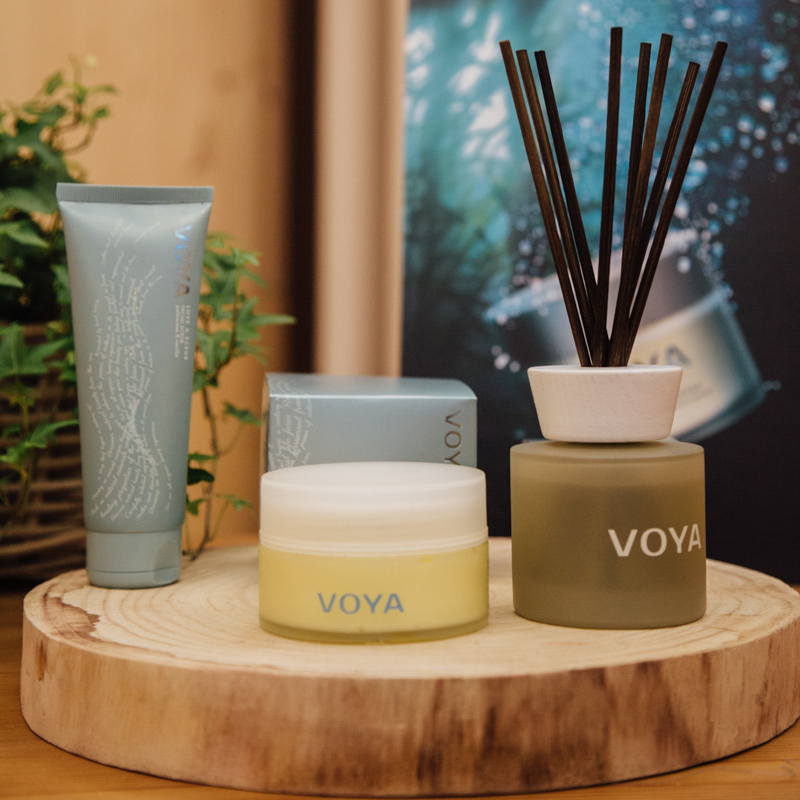 Produtos de rosto da VOYA, uma marca orgânica de luxo à base de algas, à venda no FeelViana Spa. 